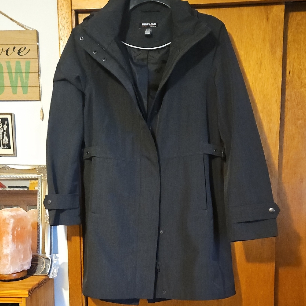 Raincoat Sz Medium